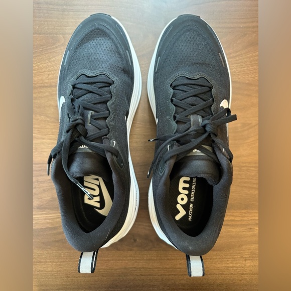 NWT Nike Vomero Plus Black-White Men’s 10 or Women’s 11.5 - Picture 2 of 7